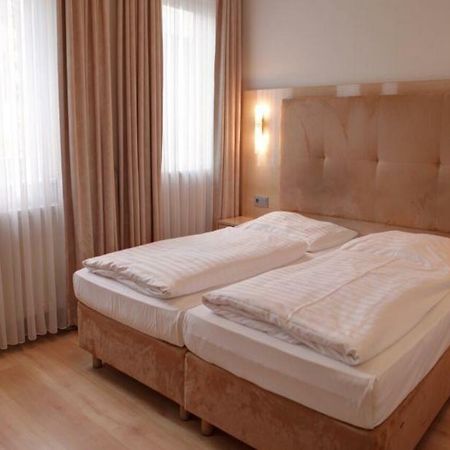Hotel Am Kurfuerstenplatz - Messe Франкфурт-на-Майне Экстерьер фото