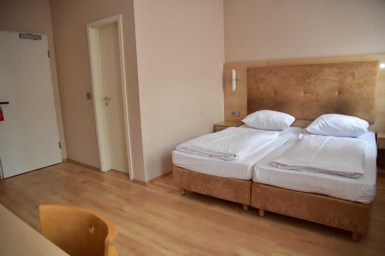 Hotel Am Kurfuerstenplatz - Messe Франкфурт-на-Майне Экстерьер фото