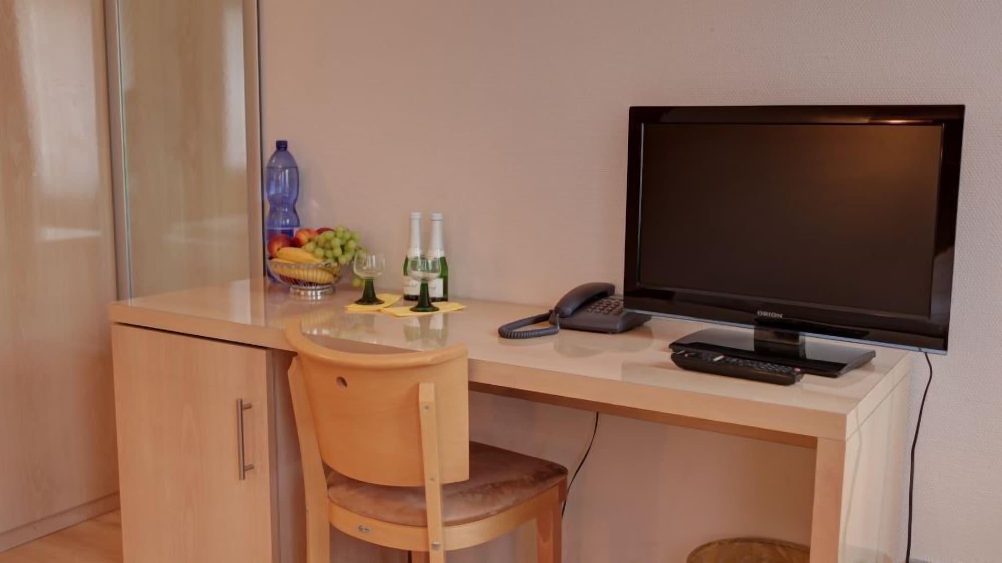 Hotel Am Kurfuerstenplatz - Messe Франкфурт-на-Майне Экстерьер фото
