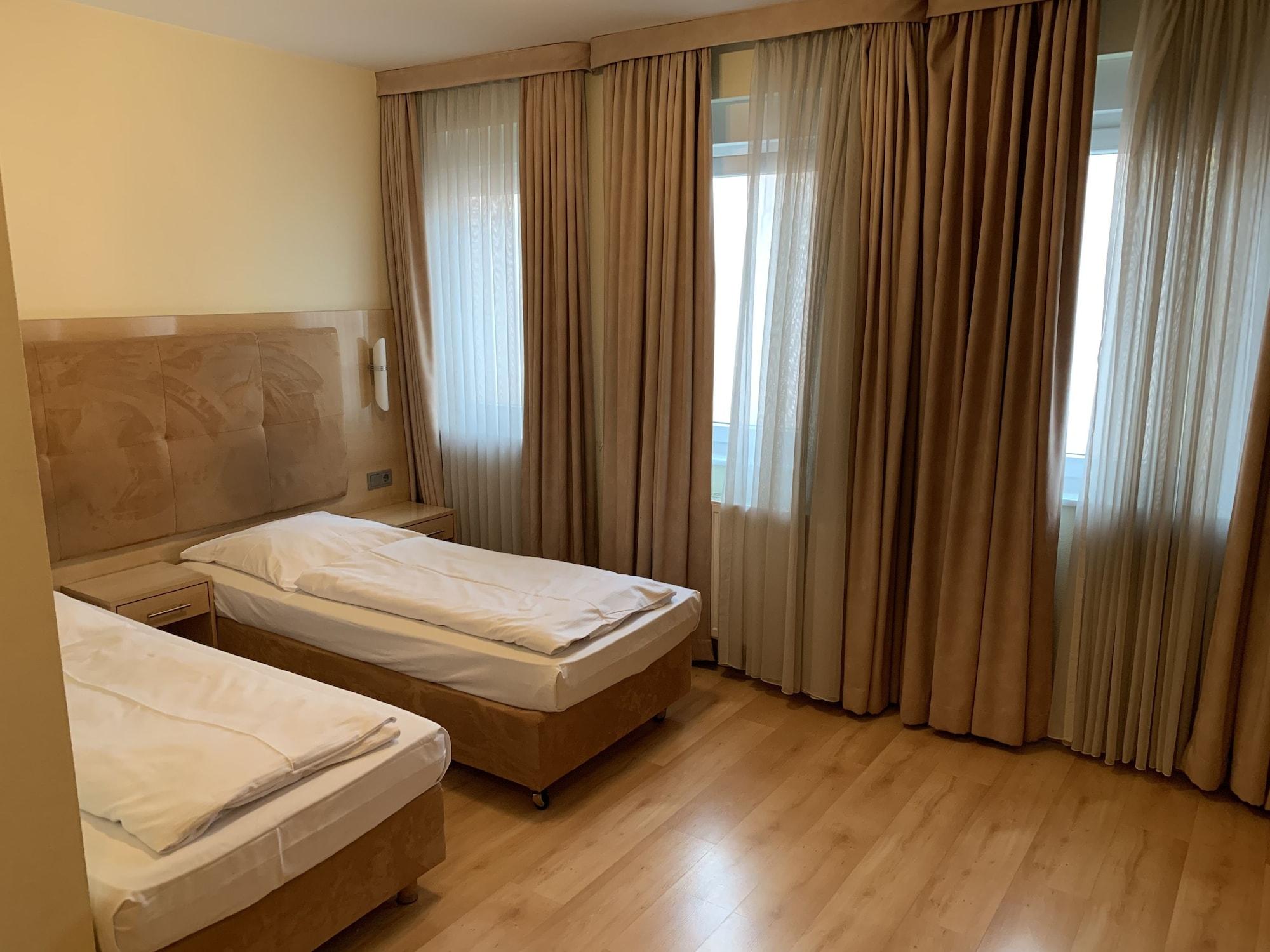 Hotel Am Kurfuerstenplatz - Messe Франкфурт-на-Майне Экстерьер фото