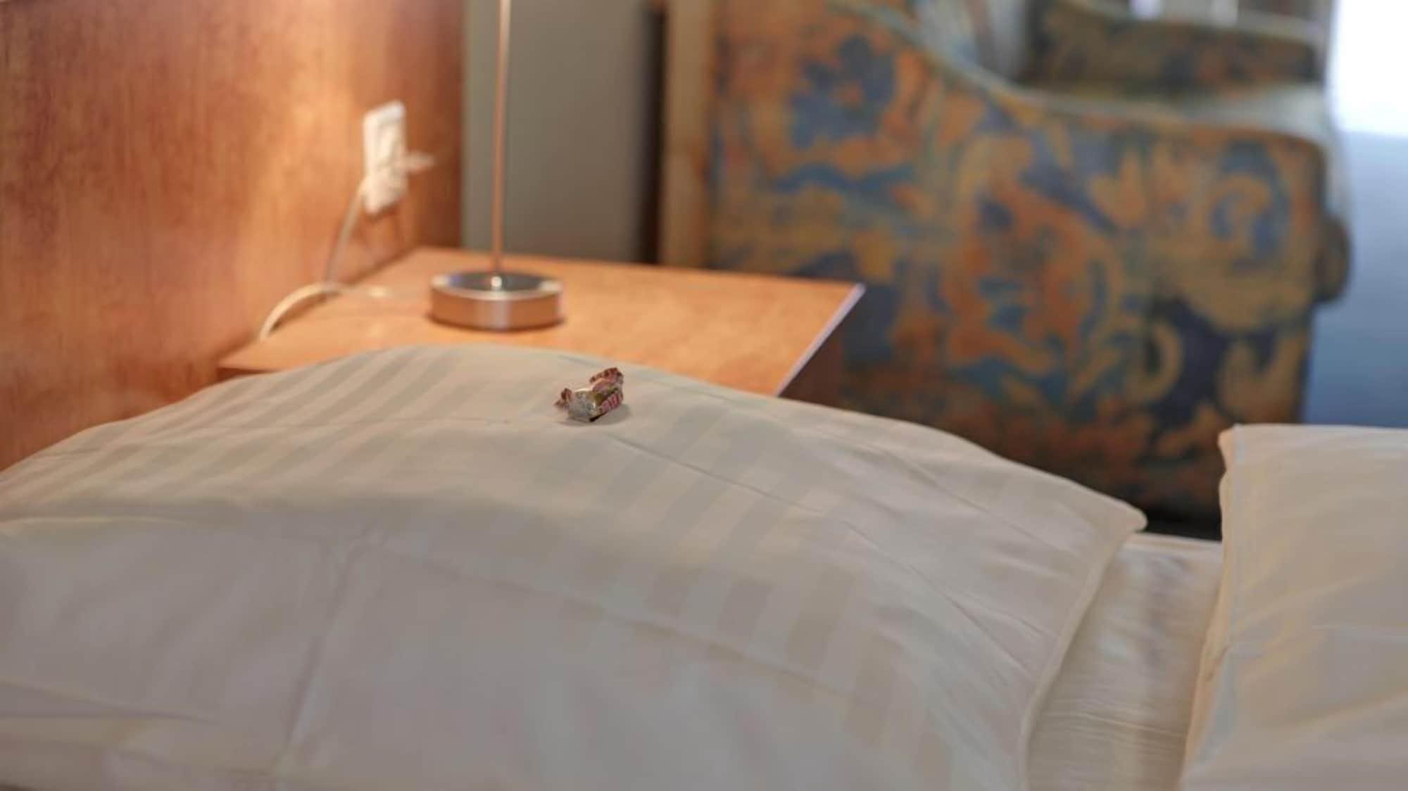 Hotel Am Kurfuerstenplatz - Messe Франкфурт-на-Майне Экстерьер фото